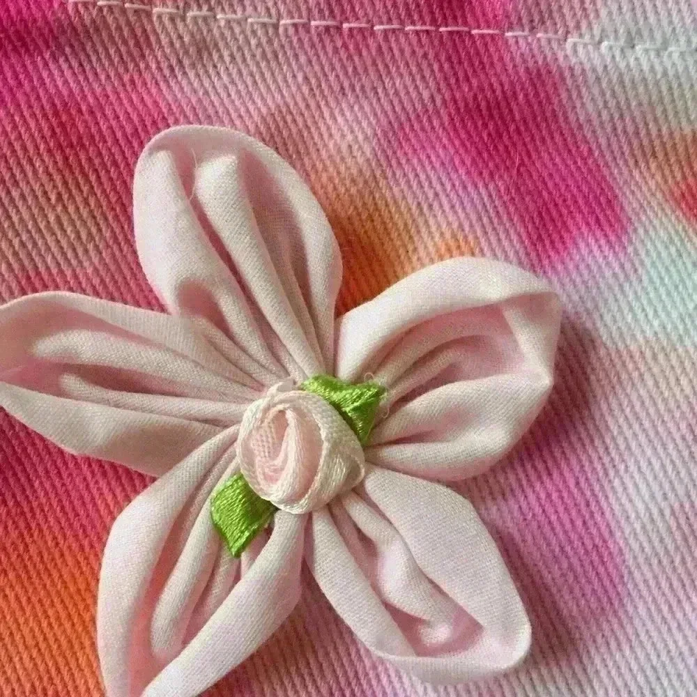 New. Itty bitty purse with flower 🌸